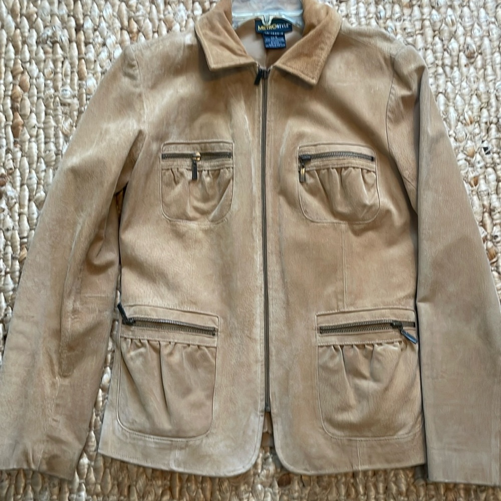 Woman’s leather jacket Size 6